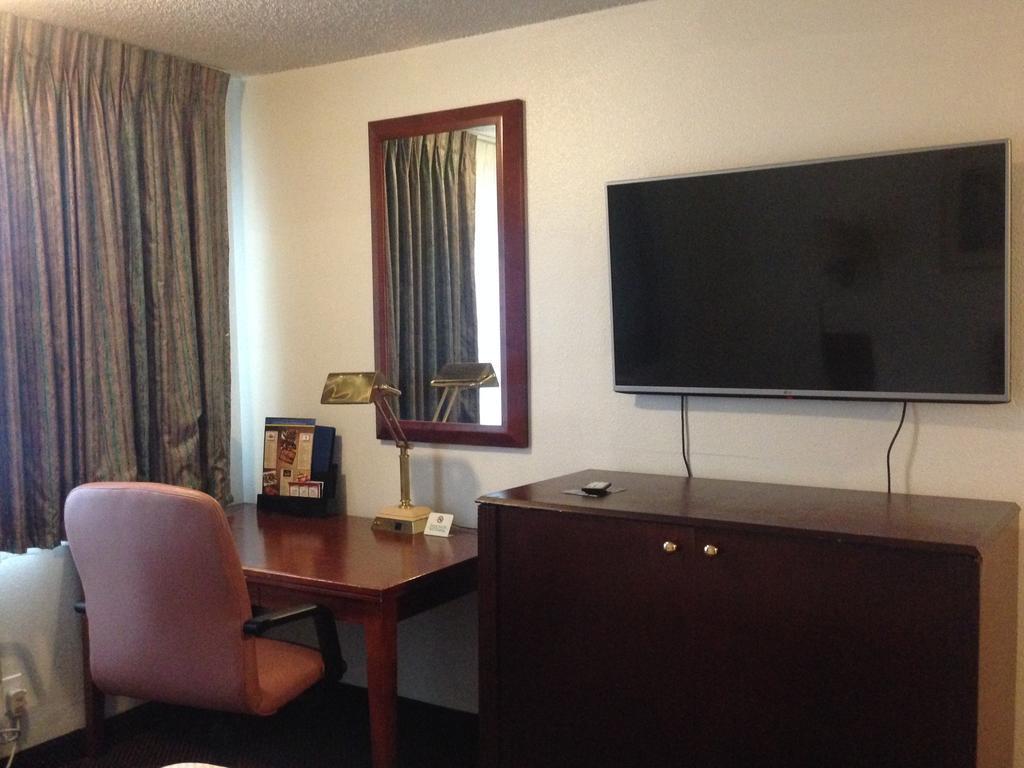 Rodeway Inn&Suites Hwy 217&26 W Portland Zewnętrze zdjęcie